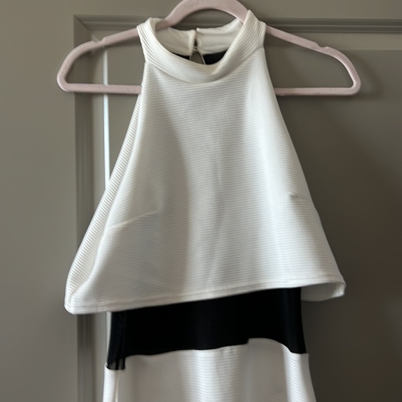Halter Top White dress with black mesh - Picture 3 of 3